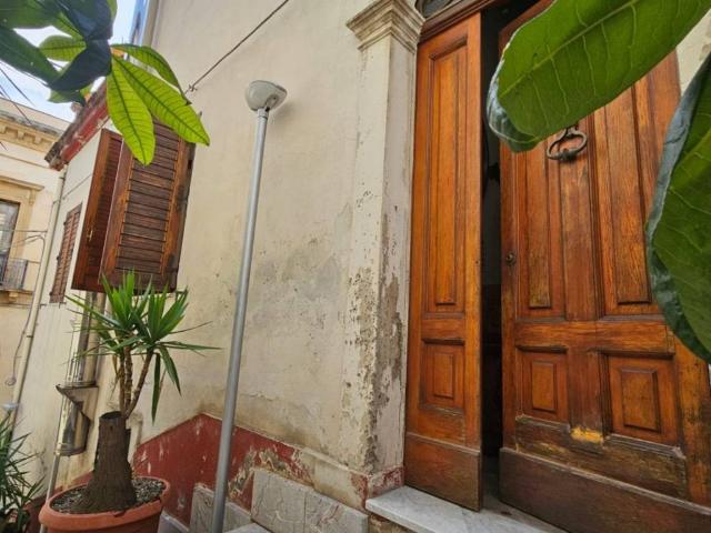 Villa Indipendente in vendita a Nizza Di Sicilia, Sicilia
