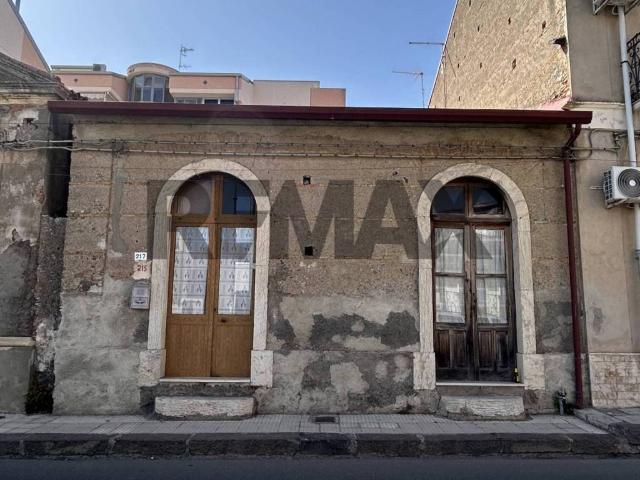 Villa Indipendente in vendita a Nizza Di Sicilia, Sicilia