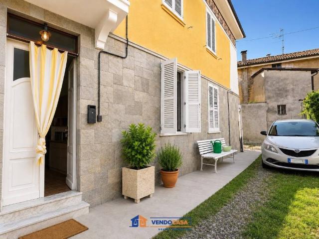 Villa Indipendente in vendita a Piemonte, Asti