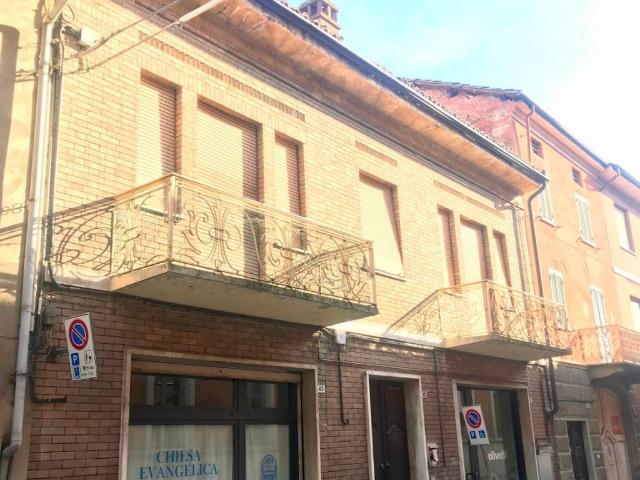 Villa Indipendente in vendita a Piemonte, Asti