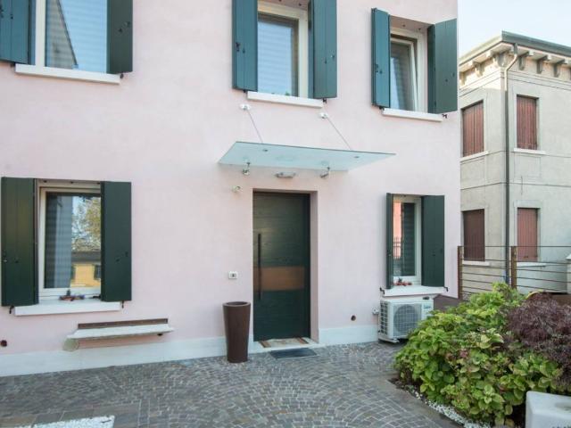 Villa Indipendente in vendita a Noale, Veneto