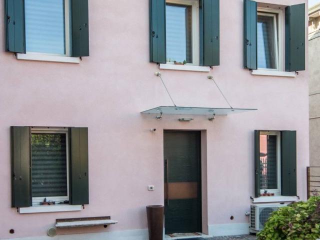 Villa Indipendente in vendita a Noale, Veneto