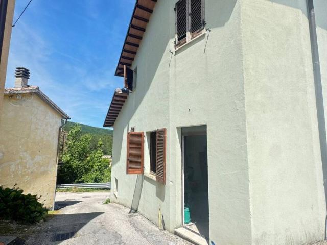 Villa Indipendente in vendita a Nocera Umbra, Umbria