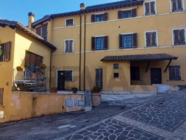 Villa Indipendente in vendita a Nocera Umbra, Umbria