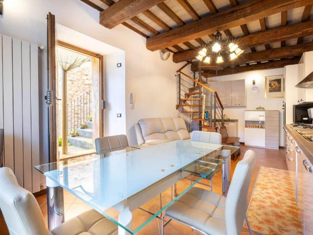 Villa Indipendente in vendita a Mugnano, Nocera Umbra