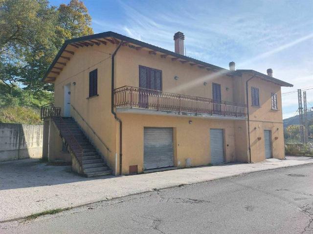 Villa Indipendente in vendita a Nocera Umbra, Umbria