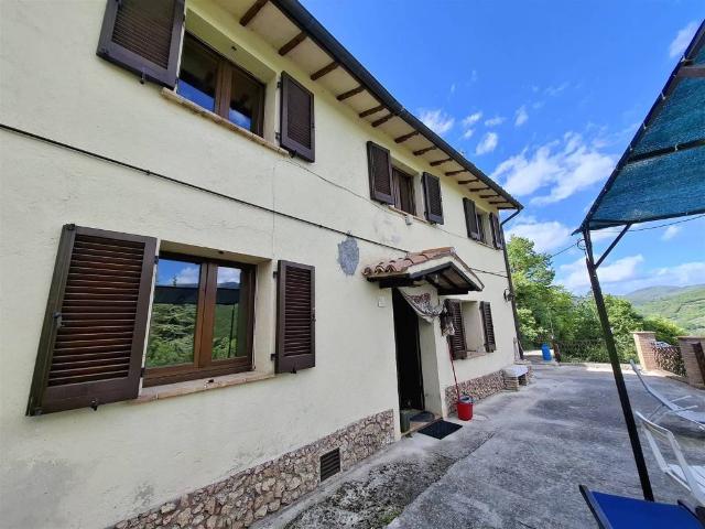 Villa Indipendente in vendita a Nocera Umbra, Umbria