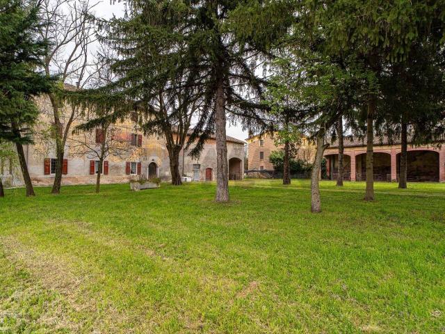 Villa Indipendente in vendita a Costamezzana, Noceto