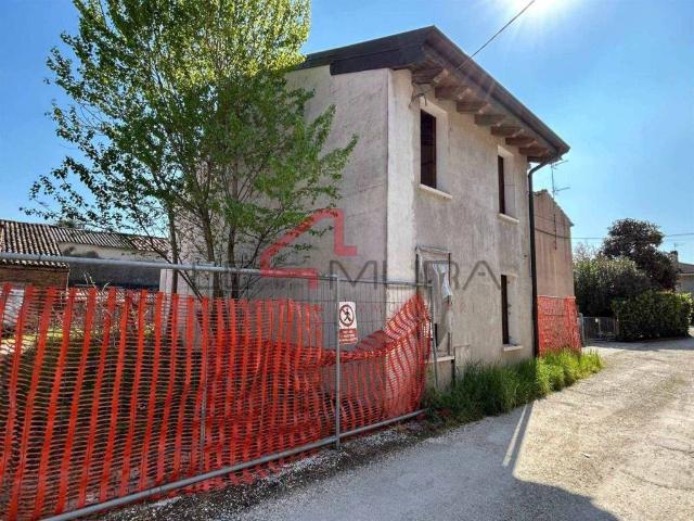 Villa Indipendente in vendita a Nogara, Veneto