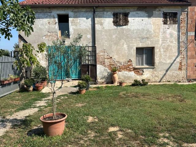 Villa Indipendente in vendita a Nogara, Veneto