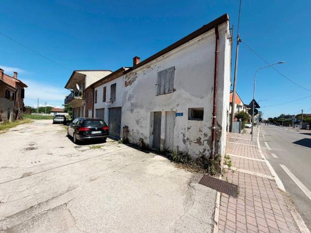 Villa Indipendente in vendita a Nogara, Veneto