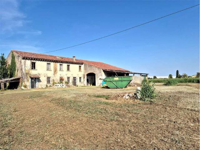 Villa Indipendente in vendita a Pradelle, Nogarole Rocca