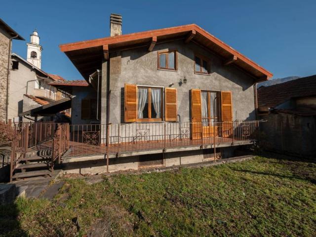 Villa Indipendente in vendita a Brolo, Piemonte