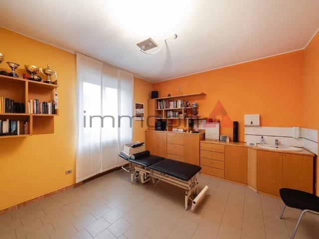 Villa Indipendente in vendita a Nova Milanese, Lombardia