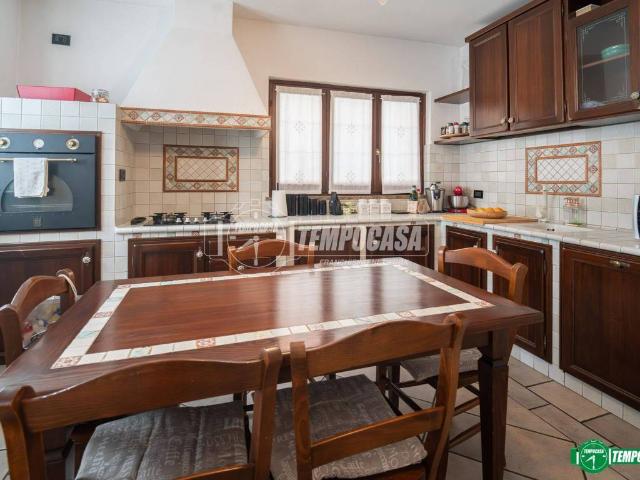 Villa Indipendente in vendita a Nova Milanese, Lombardia