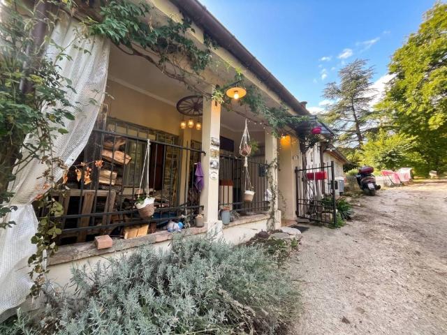 Villa Indipendente in vendita a Perticara, Novafeltria