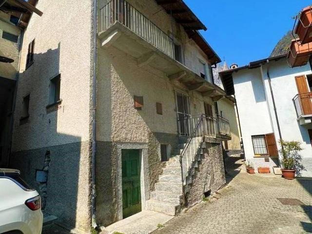 Villa Indipendente in vendita a Comunità montana della Valchiavenna, Novate Mezzola