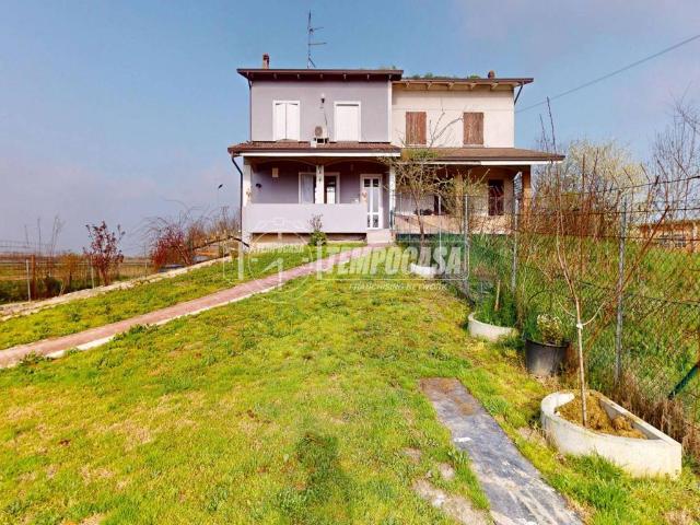 Villa Indipendente in vendita a Bassa Reggiana, Re