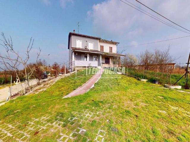 Villa Indipendente in vendita a Bassa Reggiana, Re