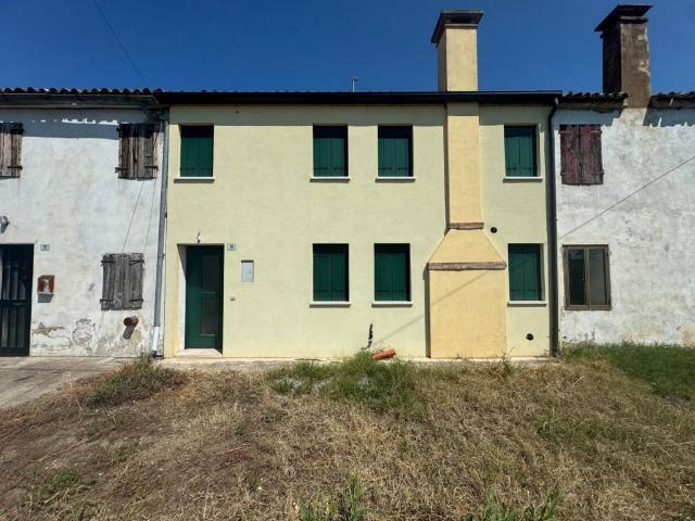 Villa Indipendente in vendita a Noventa Vicentina, Veneto