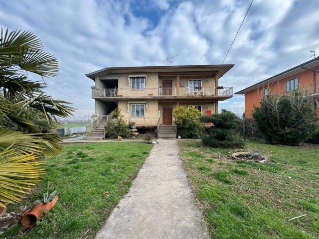 Villa Indipendente in vendita a Noventa Vicentina, Veneto