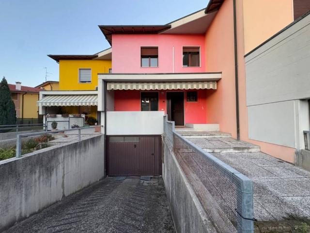 Villa Indipendente in vendita a Noventa Vicentina, Veneto