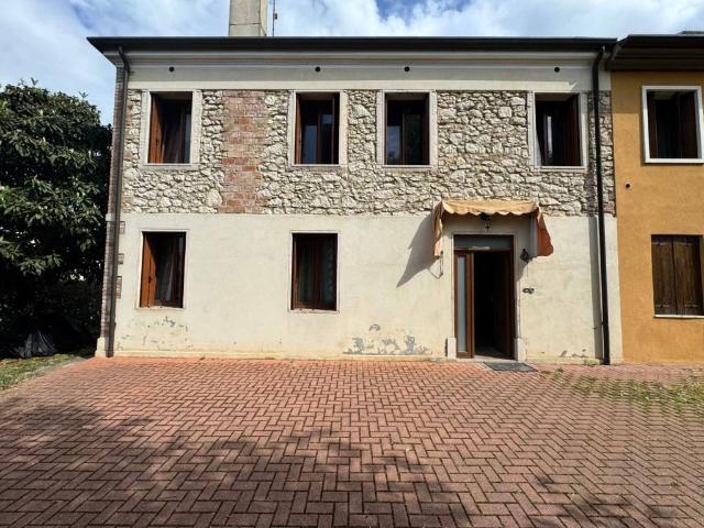 Villa Indipendente in vendita a Noventa Vicentina, Veneto