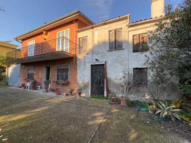 Villa Indipendente in vendita a Noventa Vicentina, Veneto