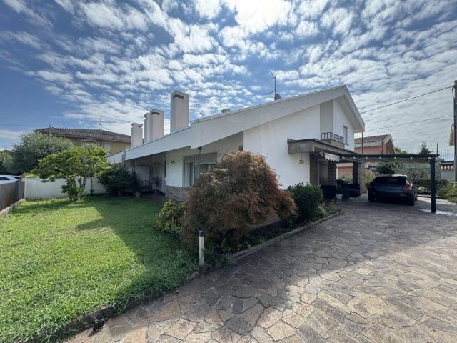Villa Indipendente in vendita a Noventa Vicentina, Vicenza
