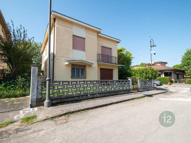 Villa Indipendente in vendita a Unione delle Terre d'Argine, Novi Di Modena