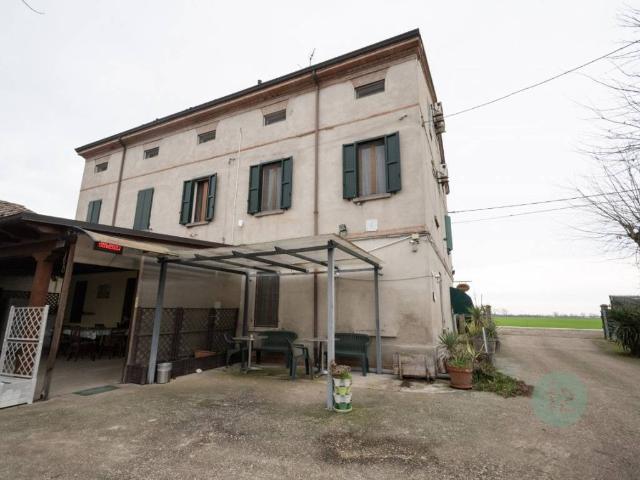 Villa Indipendente in vendita a Unione delle Terre d'Argine, Novi Di Modena