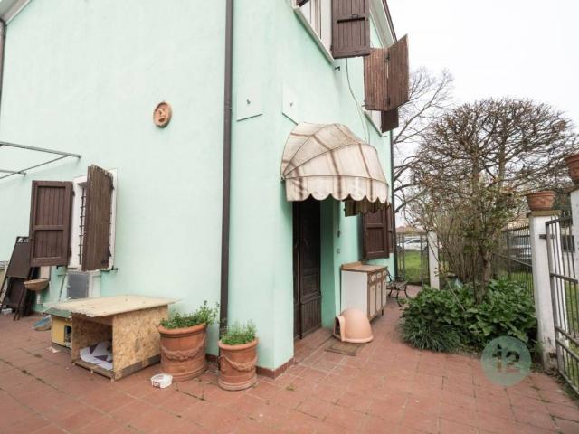 Villa Indipendente in vendita a Unione delle Terre d'Argine, Novi Di Modena