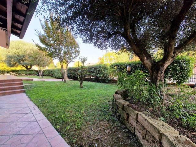 Villa Indipendente in vendita a Unione delle Terre d'Argine, Novi Di Modena