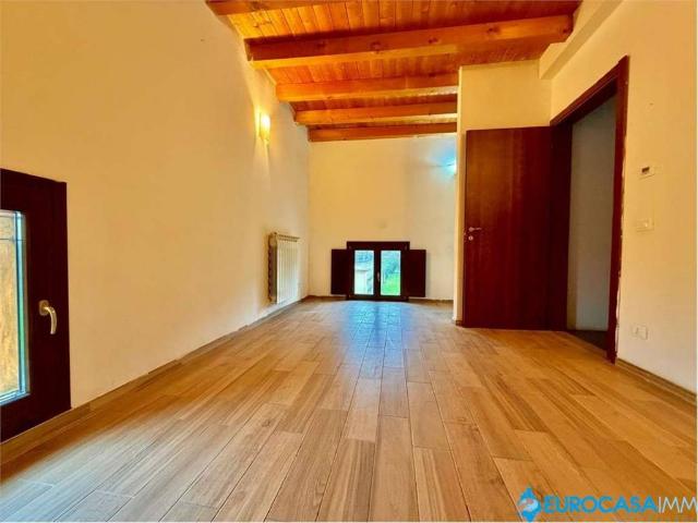 Villa Indipendente in vendita a Unione delle Terre d'Argine, Novi Di Modena