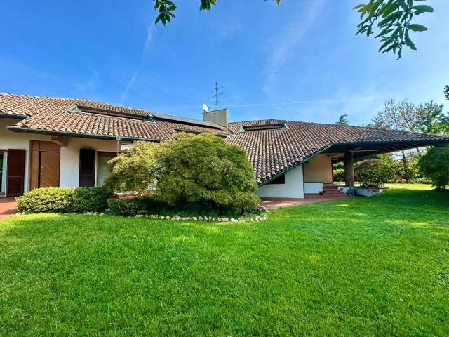 Villa Indipendente in vendita a Santa Corinna Madre, Noviglio