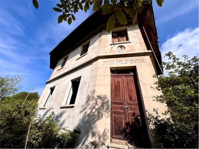 Villa Indipendente in vendita a Nus, Aosta