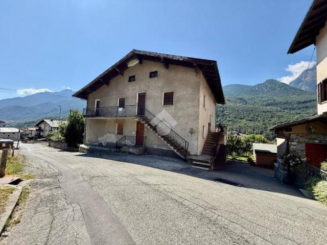 Villa Indipendente in vendita a Nus, Aosta