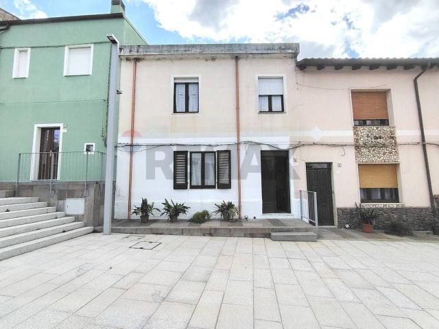 Villa Indipendente in vendita a Nuxis, Sardigna/Sardegna