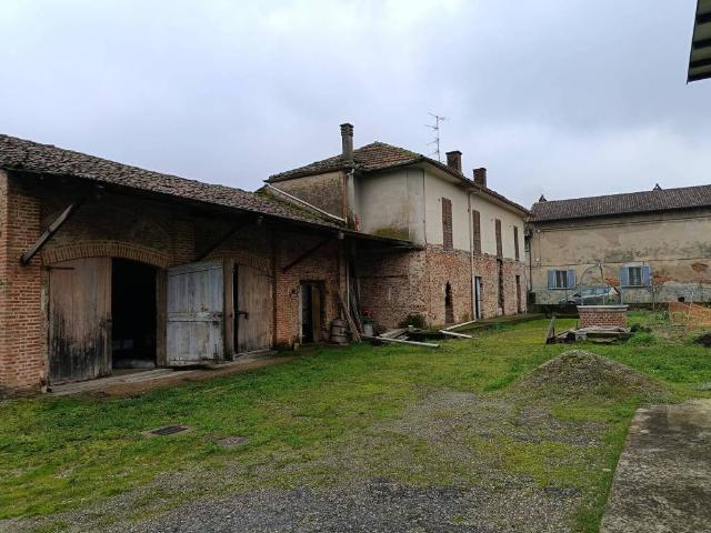 Villa Indipendente in vendita a Piemonte, Alessandria