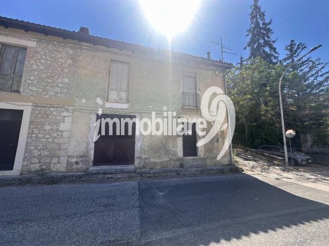 Villa Indipendente in vendita a Ocre, Abruzzo