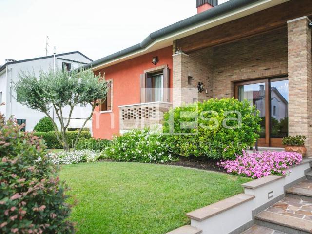Villa Indipendente in vendita a Colfrancui, Oderzo