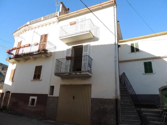 Villa Indipendente in vendita a Ofena, Abruzzo