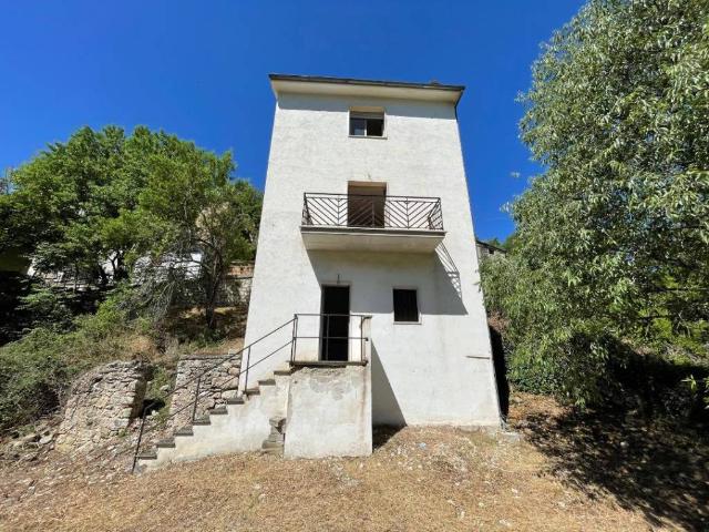 Villa Indipendente in vendita a Ofena, Abruzzo