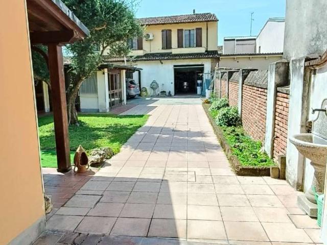 Villa Indipendente in vendita a Offanengo, Lombardia