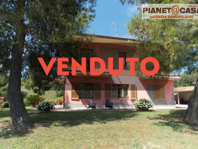 Villa Indipendente in vendita a Marche, Ascoli Piceno