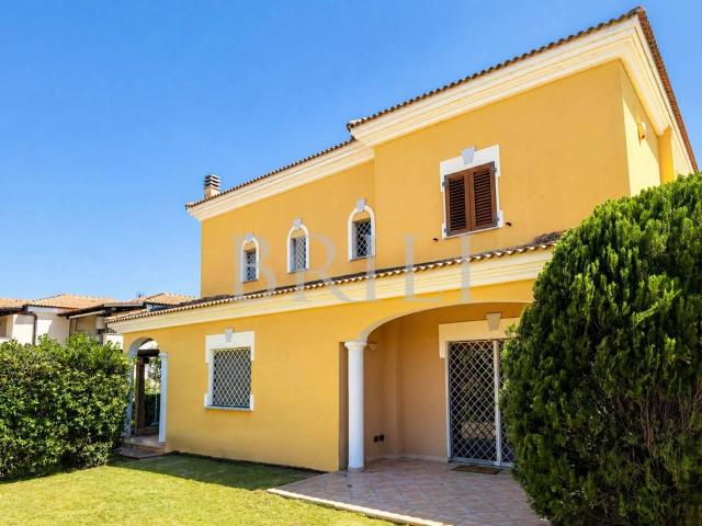 Villa Indipendente in vendita a Poltu Qualtu, San Pantaleo