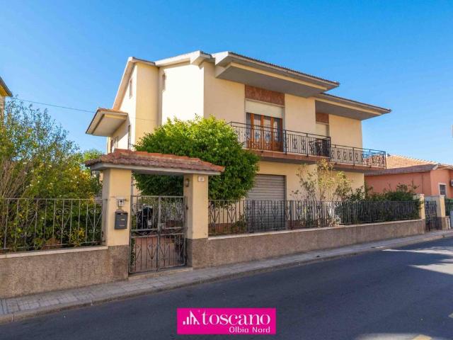 Villa Indipendente in vendita a San Pantaleo, Sardigna/Sardegna