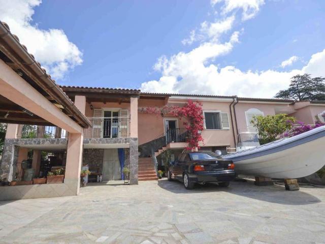 Villa Indipendente in vendita a San Pantaleo, Sardigna/Sardegna