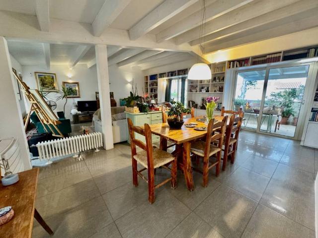 Villa Indipendente in vendita a San Pantaleo, Sardigna/Sardegna