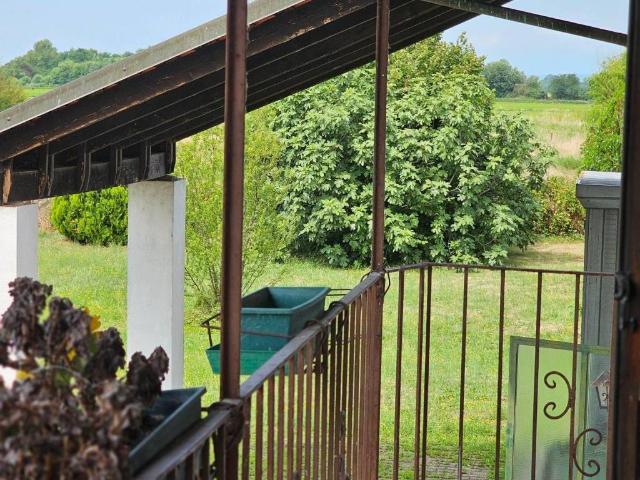 Villa Indipendente in vendita a Piemonte, Vercelli